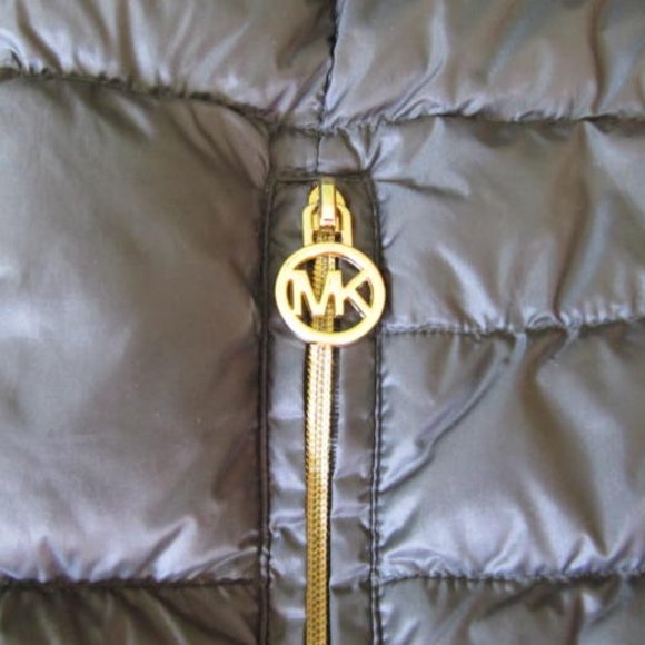 Michael Kors Packable Down Filled Vest Size Large - Picture 8 of 8